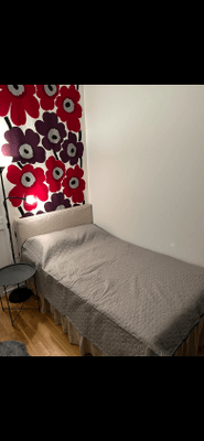 Hyr denna stuga i  på 80 m². 3-4 sängplatser. Pris ej tillgängligt. Se bilder och tillgänglighet här.