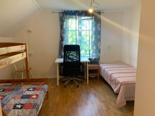 Parhus med stor trädgård 10 km norr om Visby - Bild 7