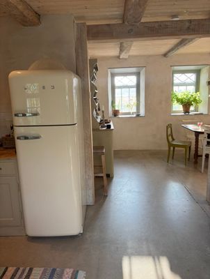 Kalkstenslada i naturskönt område på Sudret. - Bild 8