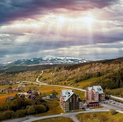 Hyr denna stuga i Åre på 48 m². 4-5 sängplatser. 7 500 - 17 000 kr per vecka. Se bilder och tillgänglighet här.