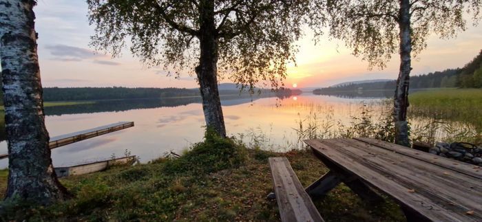 Bild 3 på Stuga med sjöutsikt, bad, vandringsleder & fiske i