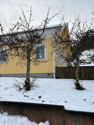 Hyr denna stuga i Hamburgö på 50 m². 2-4 sängplatser. Pris ej tillgängligt. Se bilder och tillgänglighet här.