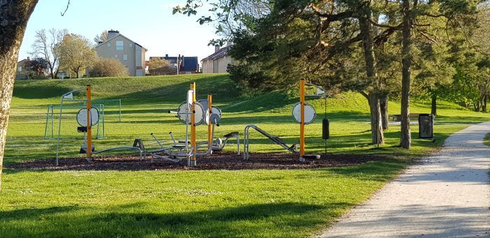 Tallundens park med utegym. 100 meter bort
