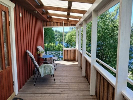 Stuga mitt på Höga Kusten med egen båt och brygga