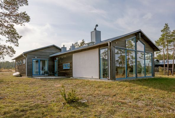 Villa med pool och havsutsikt. Gotland N Fårösund - Bild 15