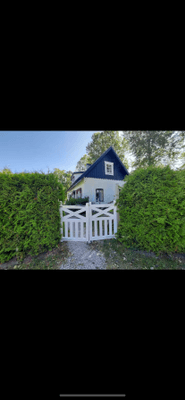 Hyr denna stuga i Visby på 100 m². 5 sängplatser. Från 10 900 kr per vecka. Se bilder och tillgänglighet här.