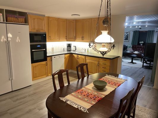 Hyr denna stuga i Ängelholm på 90 m². 4-5 sängplatser. 7 800 - 15 000 kr per vecka. Se bilder och tillgänglighet här.