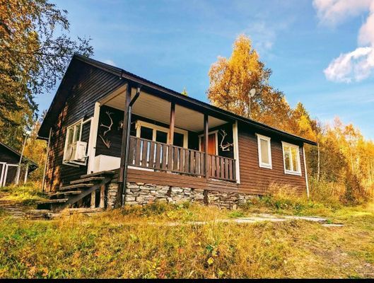 Hyr denna stuga i Borgafjäll på 80 m². 5-6 sängplatser. 5 000 - 8 000 kr per vecka. Se bilder och tillgänglighet här.
