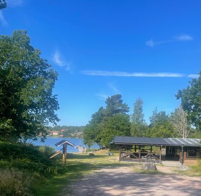 Stuga nära skog och hav - Bild 13