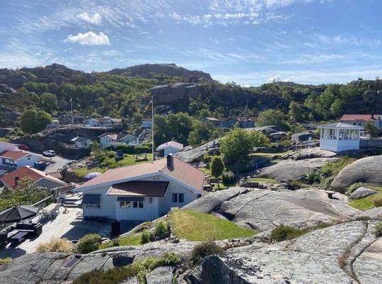 Sommarstuga uthyres v 33