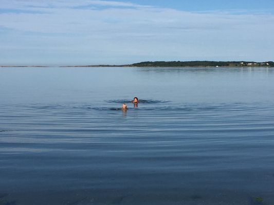 Hyr denna stuga i Stråvalla på 75 m². 4-6 sängplatser. Pris ej tillgängligt. Se bilder och tillgänglighet här.