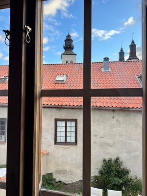 Hyr denna stuga i  på 135 m². 8-12 sängplatser. 20 000 - 70 000 kr per vecka. Se bilder och tillgänglighet här.