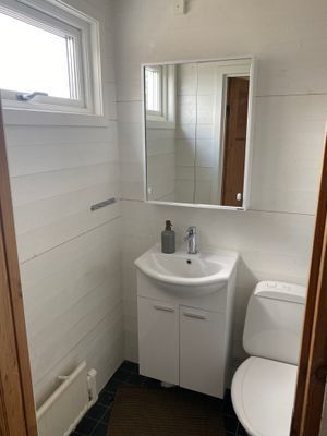 Sjönära Sjöutsikt Hjälmaren Sandstrand Brygga Bad - Bild 12