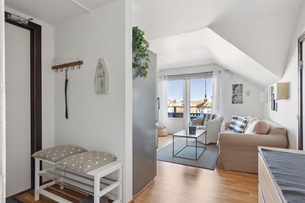 Hyr denna stuga i Öland på 42 m². 4 sängplatser. 6 000 - 10 000 kr per vecka. Se bilder och tillgänglighet här.