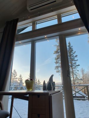 Hyr denna stuga i  på 50 m². 3 sängplatser. 7 000 - 20 000 kr per vecka. Se bilder och tillgänglighet här.