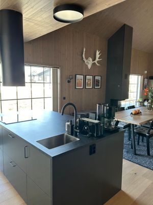 Modernt fjällhus nära backar o längdspår - Bild 6