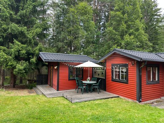 Nyrenoverad stuga nära badplats - Bild 18