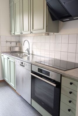 Mysig stuga med poolområde - Bild 7