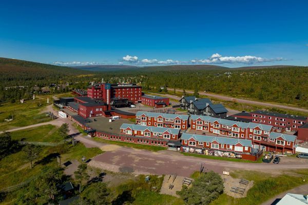 Etagelägenhet med balkong mot backarna/fjället - Bild 7