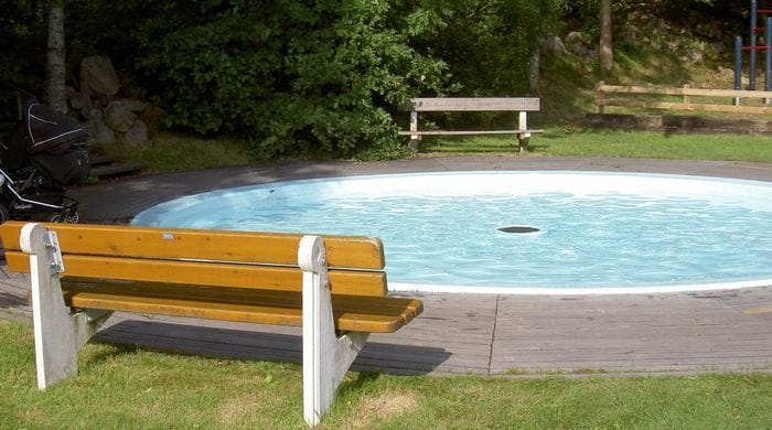Babypool i områdets gemensamhetsanläggning