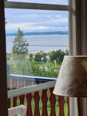 Hyr denna stuga i Lerdal Rättvik på 65 m². 4-8 sängplatser. Från 1 300 kr per dag. Se bilder och tillgänglighet här.