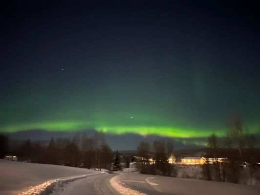 Norrsken över Västanå by