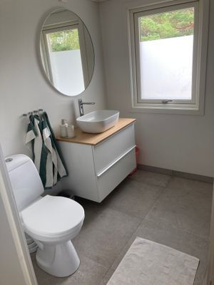 Fräscht och modernt fritidshus nära bad och natur - Bild 6
