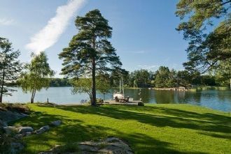 Bryggan, gräsmmattan
