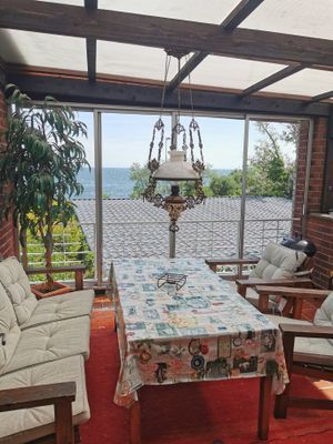Hyr denna stuga i  på 120 m². 5 sängplatser. 10 000 - 17 500 kr per vecka. Se bilder och tillgänglighet här.