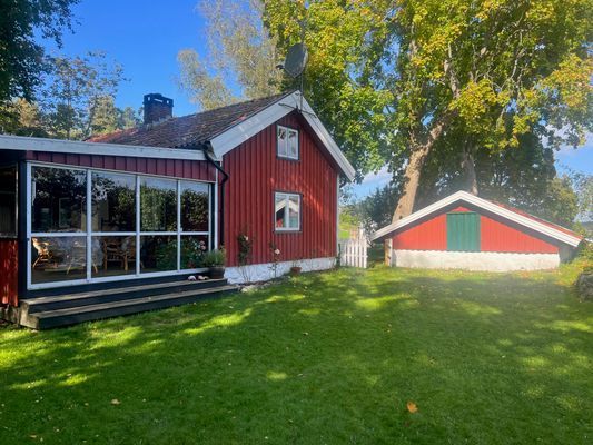 Stuga med båt och brygga på Tjörn | SE09170