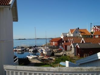 Hyr denna stuga i Västkusten på 100 m². 5 sängplatser. 4 000 - 9 000 kr per vecka. Se bilder och tillgänglighet här.
