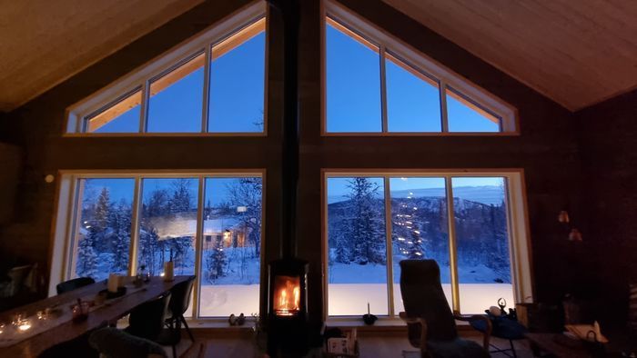 Hyr denna stuga i Funäsdalen på 112 m². 8-10 sängplatser. 16 000 - 23 000 kr per vecka. Se bilder och tillgänglighet här.
