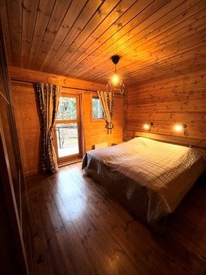 Bild 3 på Semesterhus i avskilt läge med motorbåt badtunna