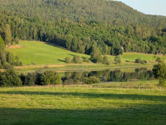 Litet trevligt torp med högt, lugnt & soligt läge - Bild 26