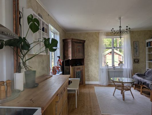 Litet trevligt torp med högt, lugnt & soligt läge - Bild 7