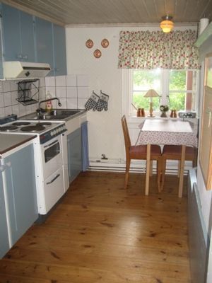 Hyr denna stuga i Figeholm på 70 m². 3-5 sängplatser. Från 5 500 kr per vecka. Se bilder och tillgänglighet här.