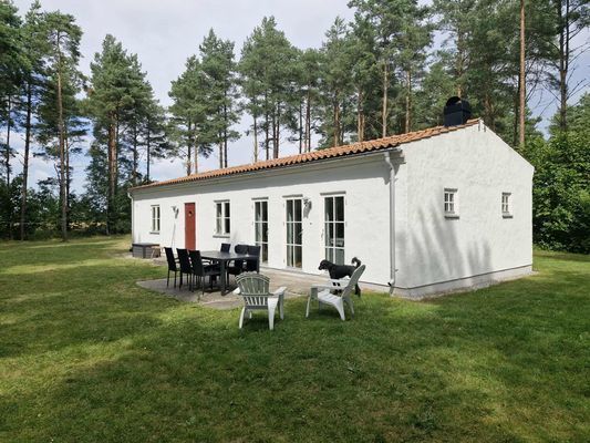Hyr denna stuga i När på 80 m². 6 sängplatser. Pris ej tillgängligt. Se bilder och tillgänglighet här.