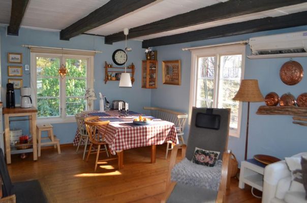 Bild 3 på Mysig stuga på Yxlan i Roslagens skärgård