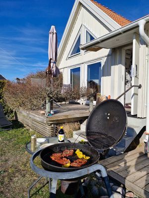 Hyr denna stuga i Byxelkrok på 65 m². 4-5 sängplatser. 10 500 - 13 500 kr per vecka. Se bilder och tillgänglighet här.