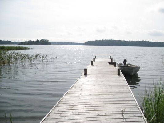 Hyr denna stuga i Spillersboda på 110 m². 9-11 sängplatser. 16 000 - 20 000 kr per vecka. Se bilder och tillgänglighet här.