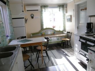 Hyr denna stuga i Långå på 35 m². 4 sängplatser. Från 3 000 kr per vecka. Se bilder och tillgänglighet här.
