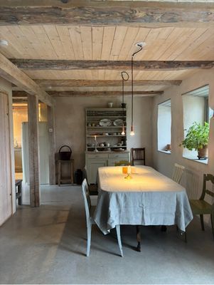 Kalkstenslada i naturskönt område på Sudret. - Bild 10