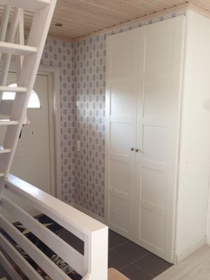 Trivsam vinterbonat hus nära skog och hav - Bild 14