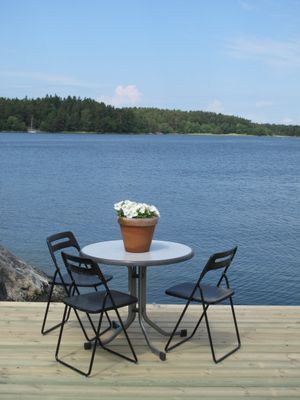 Fritidshus på Runmarö med egen strand och brygga