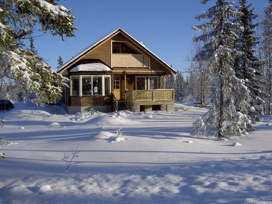 Hyr denna stuga i Fjätervålen på 98 m². 8-10 sängplatser. 5 500 - 14 000 kr per vecka. Se bilder och tillgänglighet här.