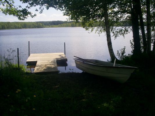 Bild 4 på Semesterhus CA. 80 meter från sjön på en halvö