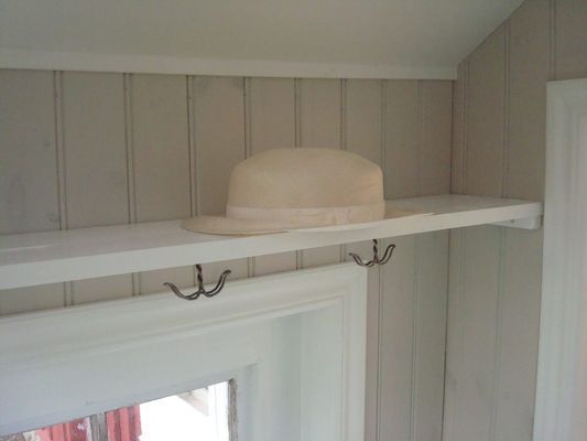 Hyr denna stuga i  på 50 m². 2-4 sängplatser. Från 5 000 kr per vecka. Se bilder och tillgänglighet här.