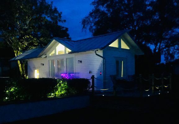 Stort strandnära sommarhus med härlig trädgård - Bild 46