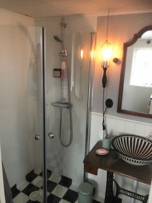 Stort strandnära sommarhus med härlig trädgård - Bild 54