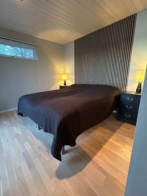 Modern villa med sjötomt och brygga - Bild 18